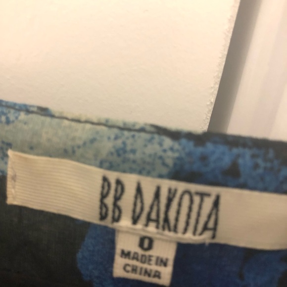 BB Dakota floral dress. - Picture 3 of 6